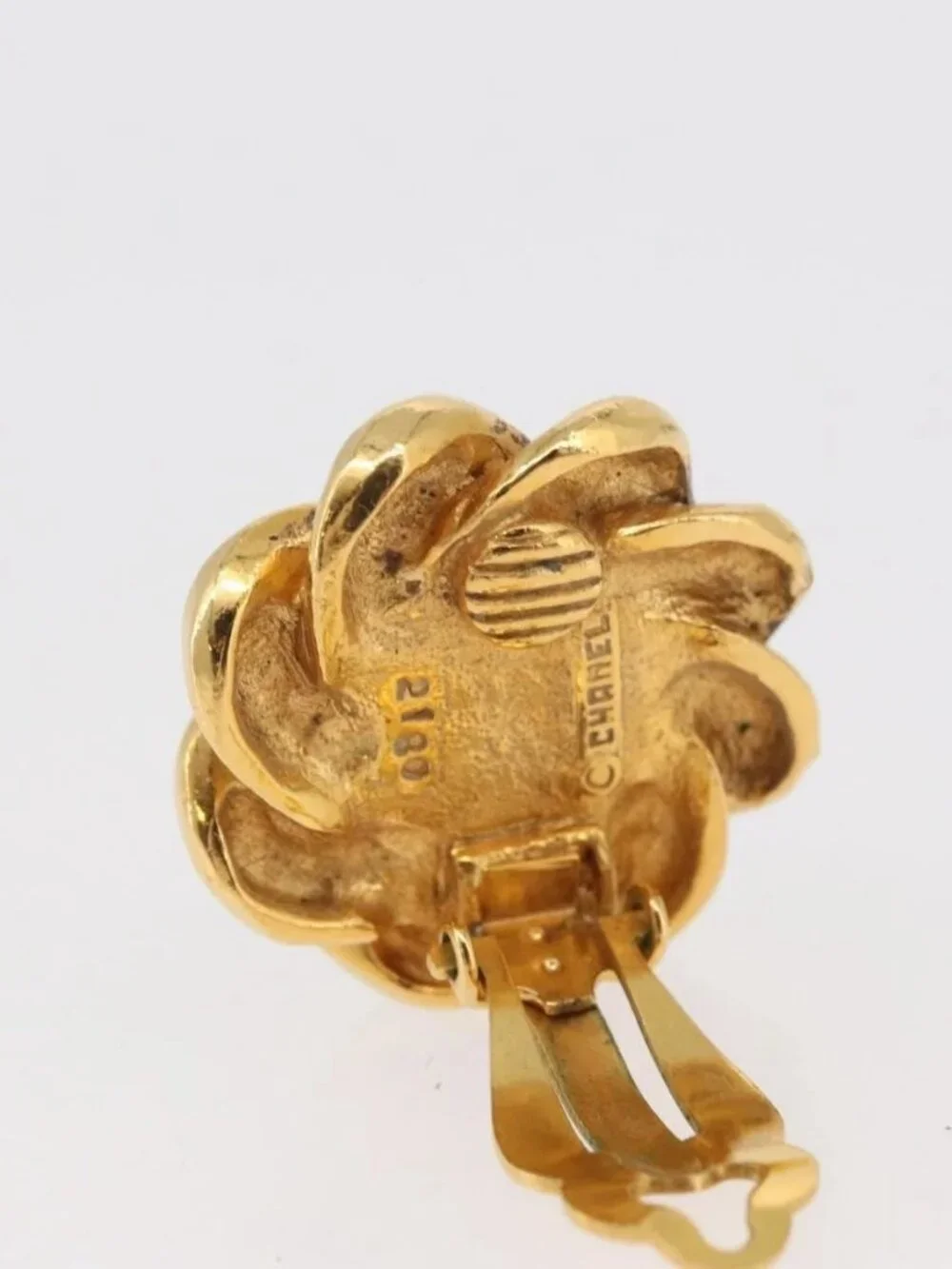CHANEL Earring metal Gold CC Auth 178396